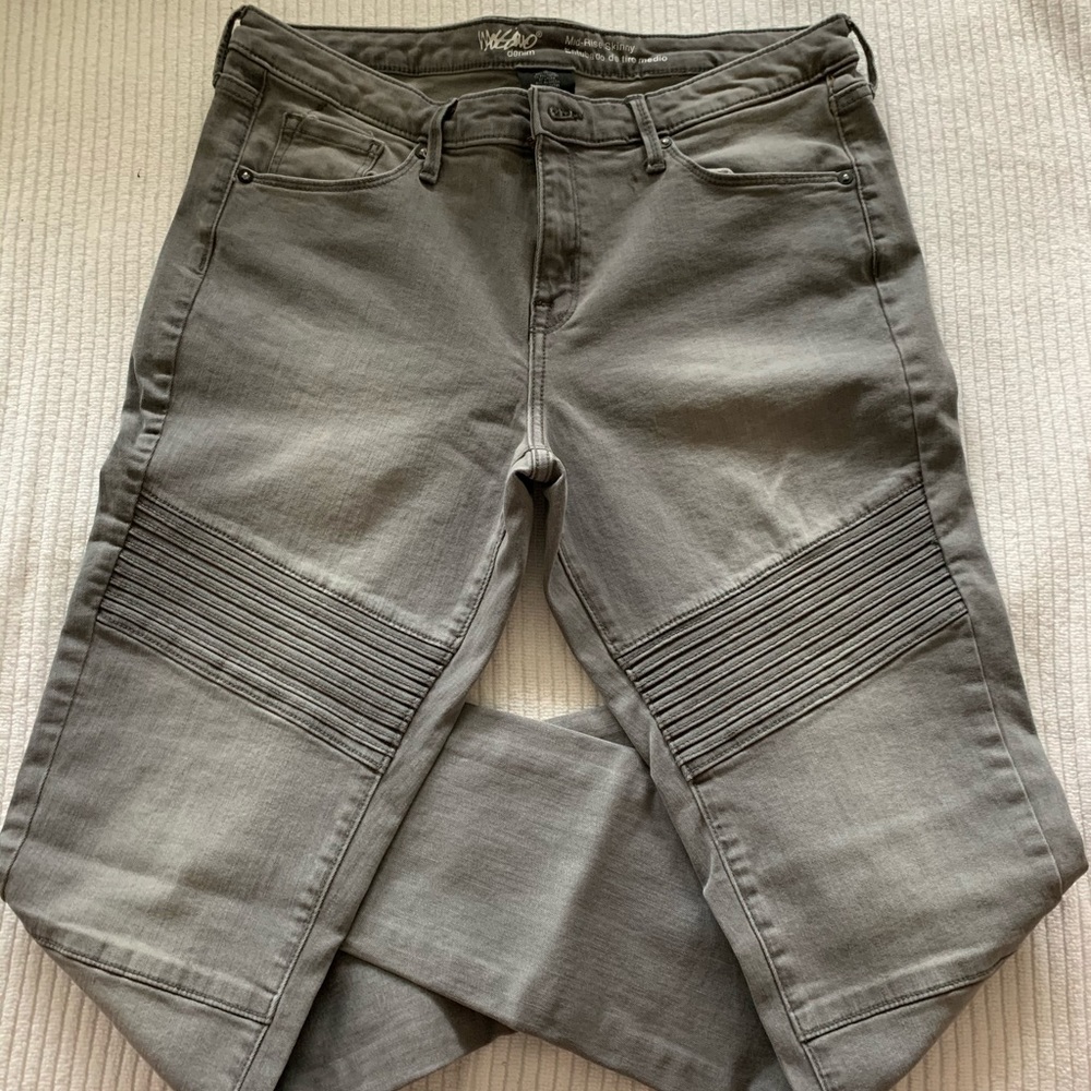Mid-Rise Skinny Jeans